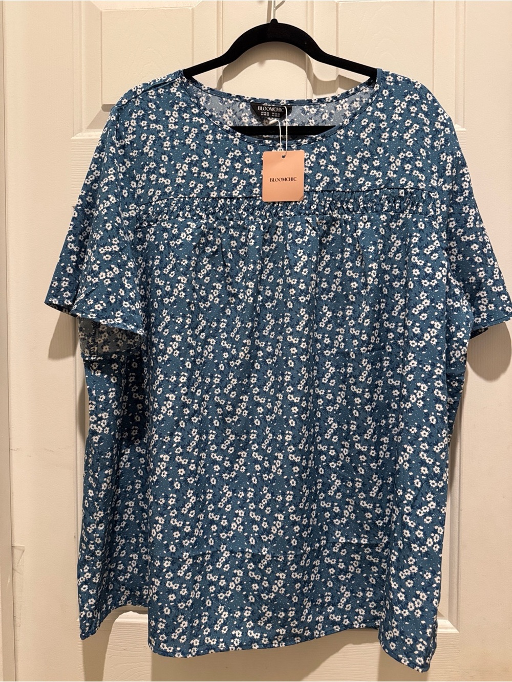 BLOOMCHIC top size 18-20